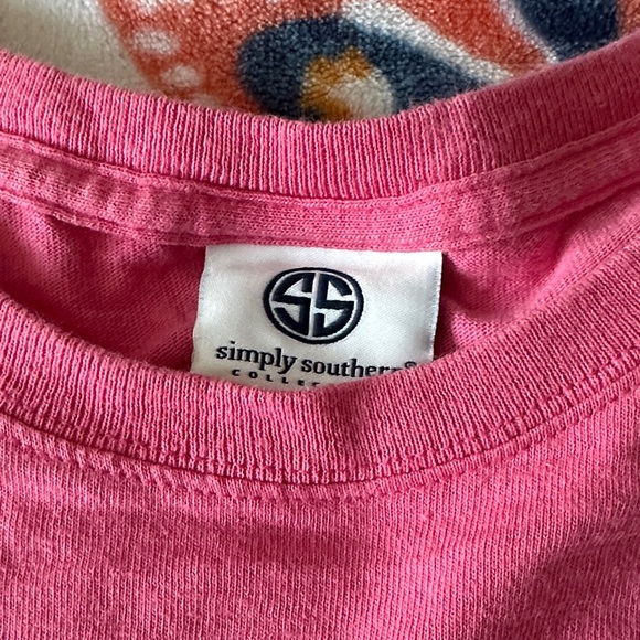 Simply Southern Raspberry Tee with Turtle Design - Picture 2 of 4